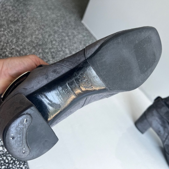 Roger Vivier Ankle Gray Suede Bootie 39.5 - Picture 10 of 10